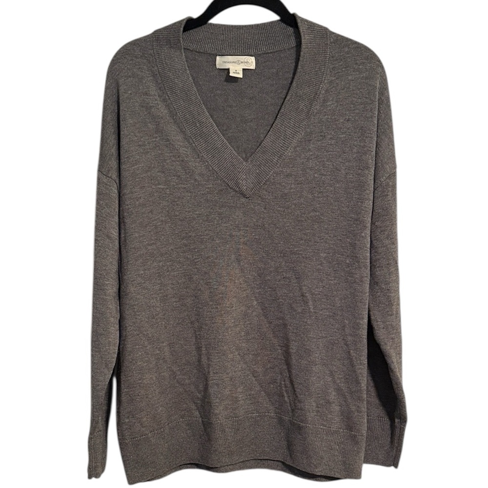☀️ Treasure and Bond V-Neck Grey Sweater